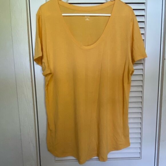 A.n.a. mustard Yellow plus scoop neck tee - Picture 3 of 9